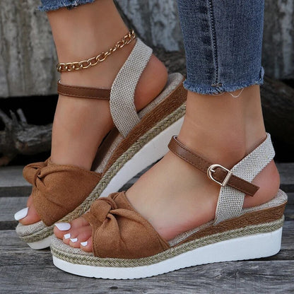 CM | Sandales à la mode
