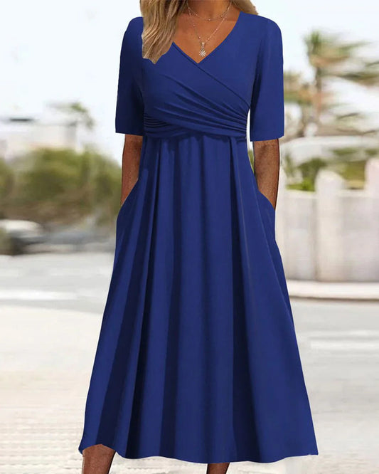 Robe à manches courtes et croisées