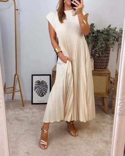 Robe sans manches à plis simples