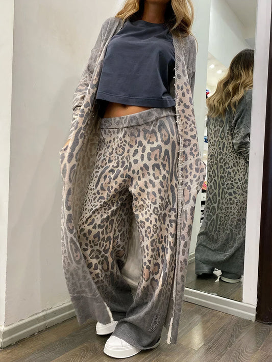 Ensemble cardigan et pantalon imprimé léopard - Cande