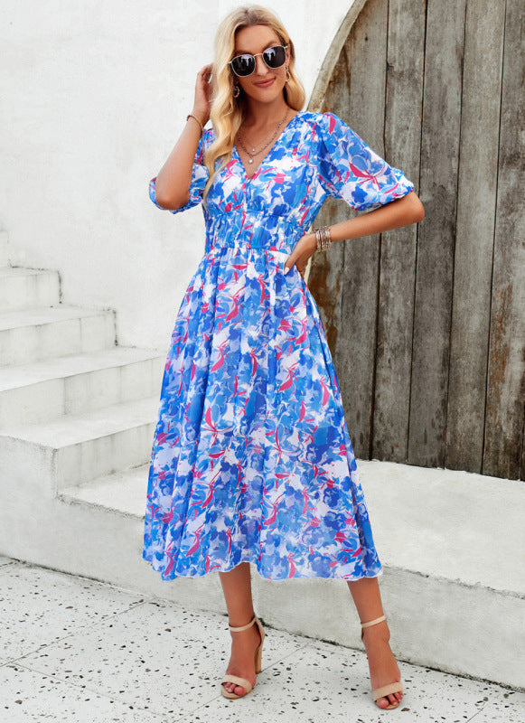 Robe longue élégante avec encolure en V et imprimé délicat