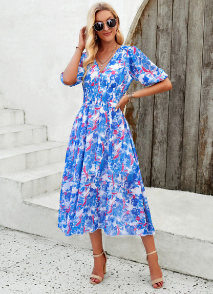 Robe longue élégante avec encolure en V et imprimé délicat