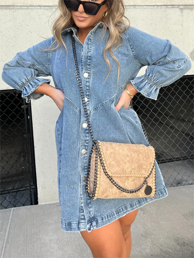 Robe courte à manches bouffantes et style décontracté moderne