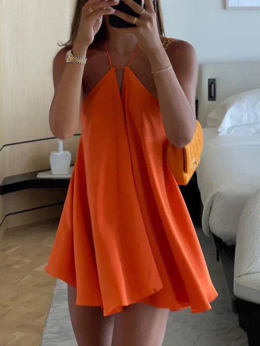 Mini-robe avec encolure et bretelles et vue de dos