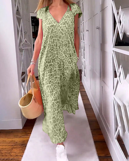 Robe d'été colorée avec encolure en V et manches courtes