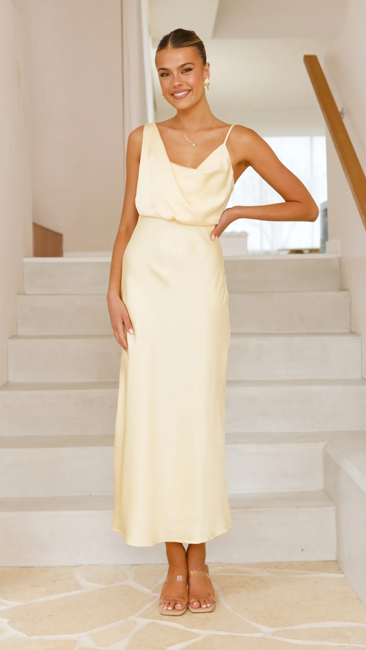 Robe longue élégante pour femme à fines bretelles
