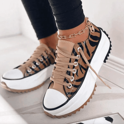 Jinky | Chaussures à lacets à plateforme tendance