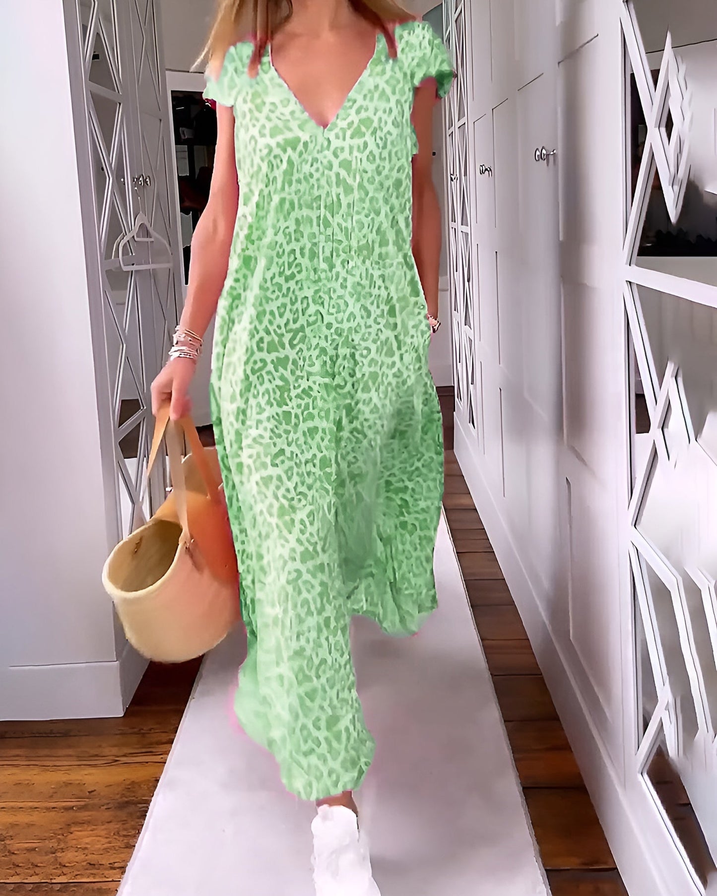 Robe longue à encolure en V et manches courtes