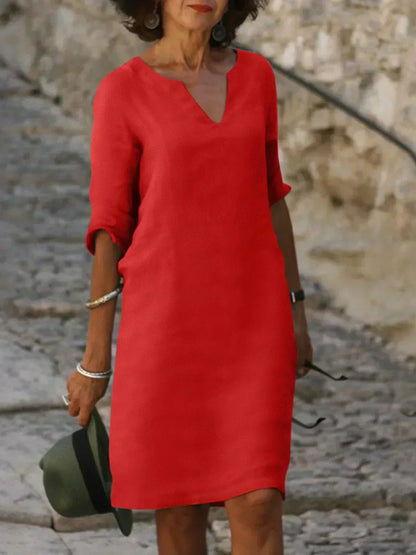 Robe élégante avec encolure en V