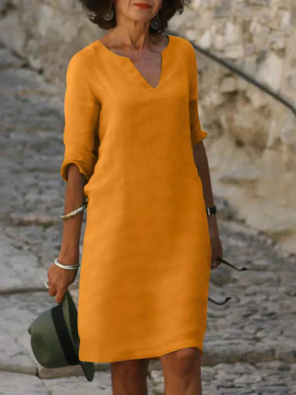 Robe élégante avec encolure en V