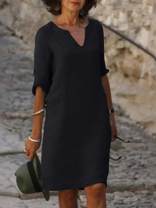 Robe élégante avec encolure en V