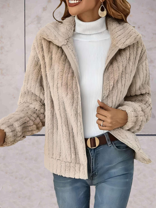 Veste tricotée pour femmes avec col polo
